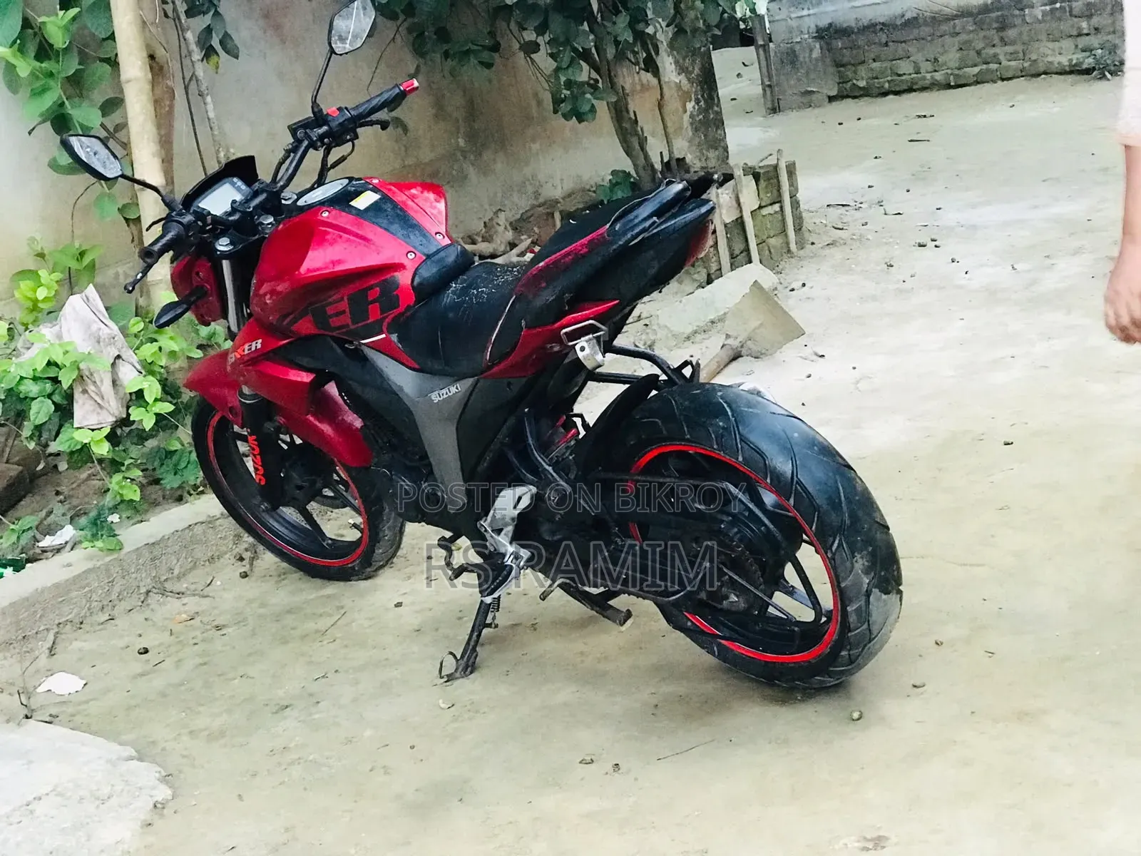 Suzuki Gixxer Monotone 2017 Red