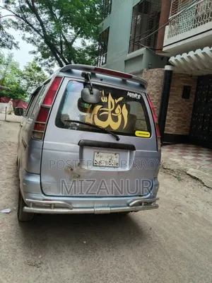 টয়োটা নোয়া ২০০১ সিলভার