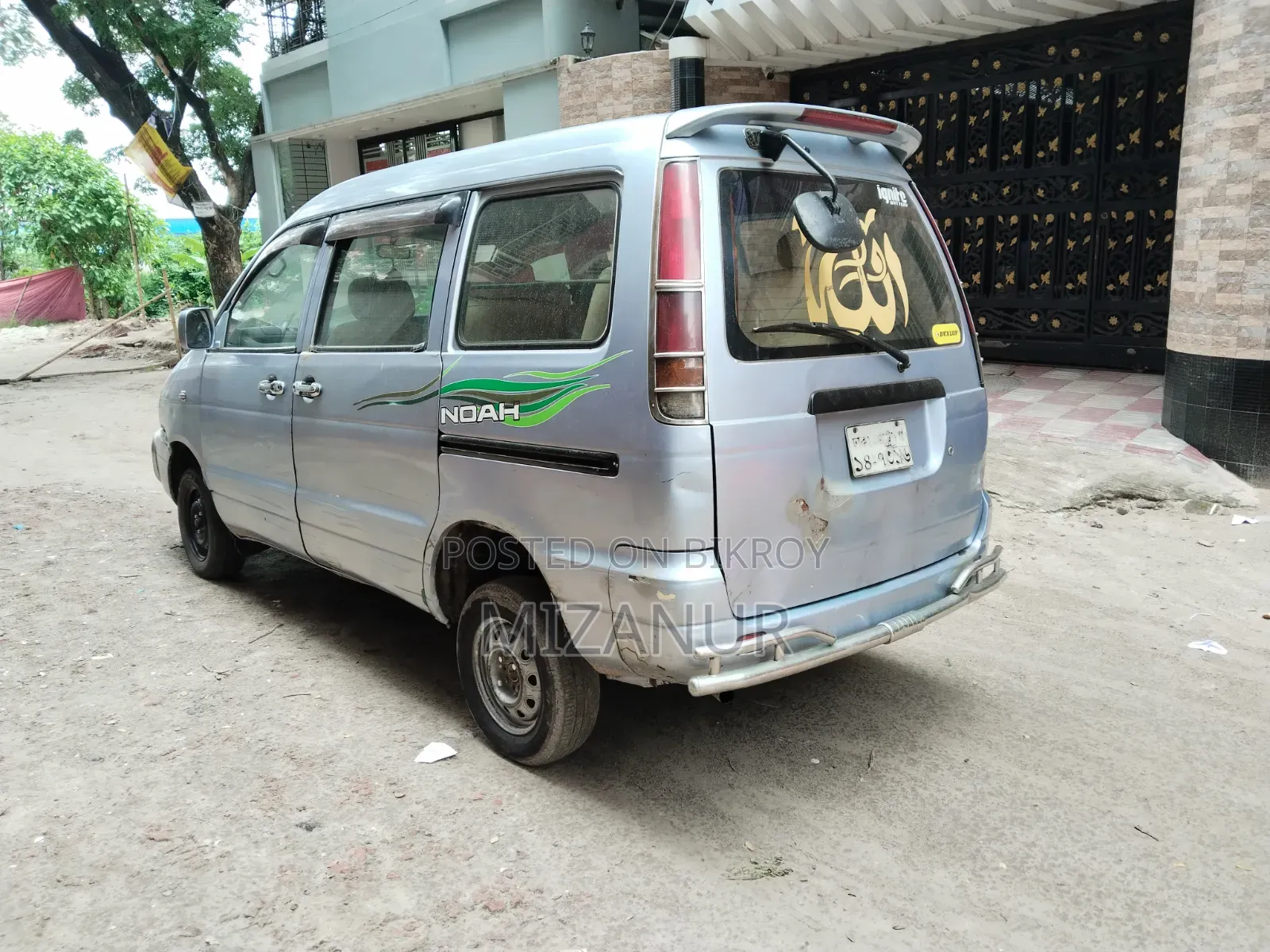 টয়োটা নোয়া ২০০১ সিলভার