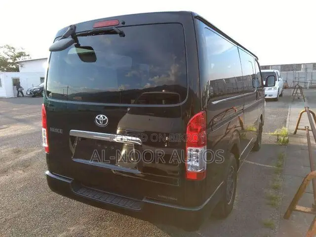 Toyota HiAce 2021 Black