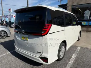 Toyota Noah 2022 Pearl
