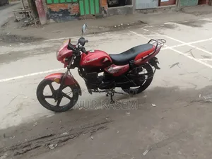 মোটরসাইকেল ২০১৬ লাল