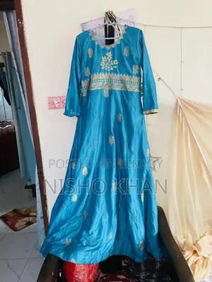 পার্টি ড্রেস