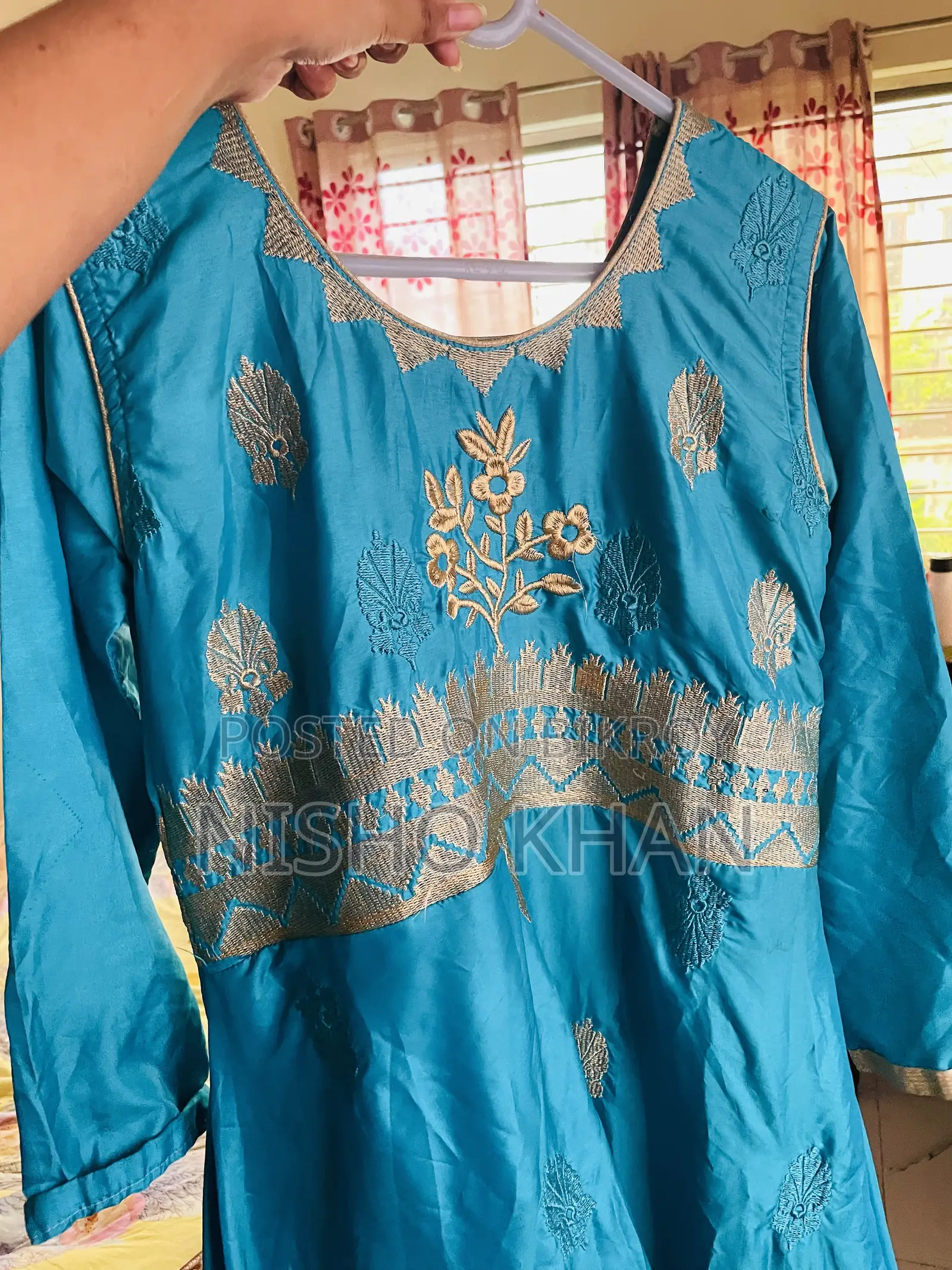 পার্টি ড্রেস