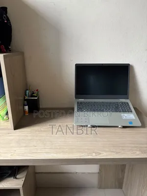 রিডিং টেবিল