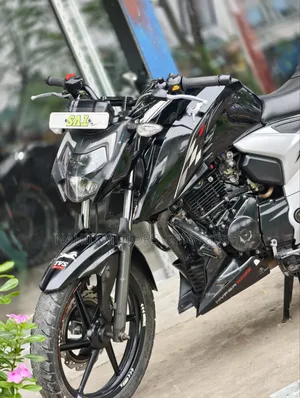 TVS Apache 160 4V 2022 Black