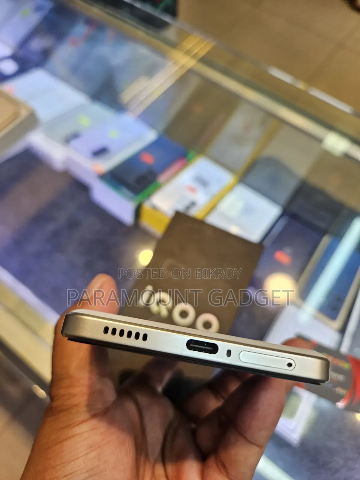 iQOO 256 GB White
