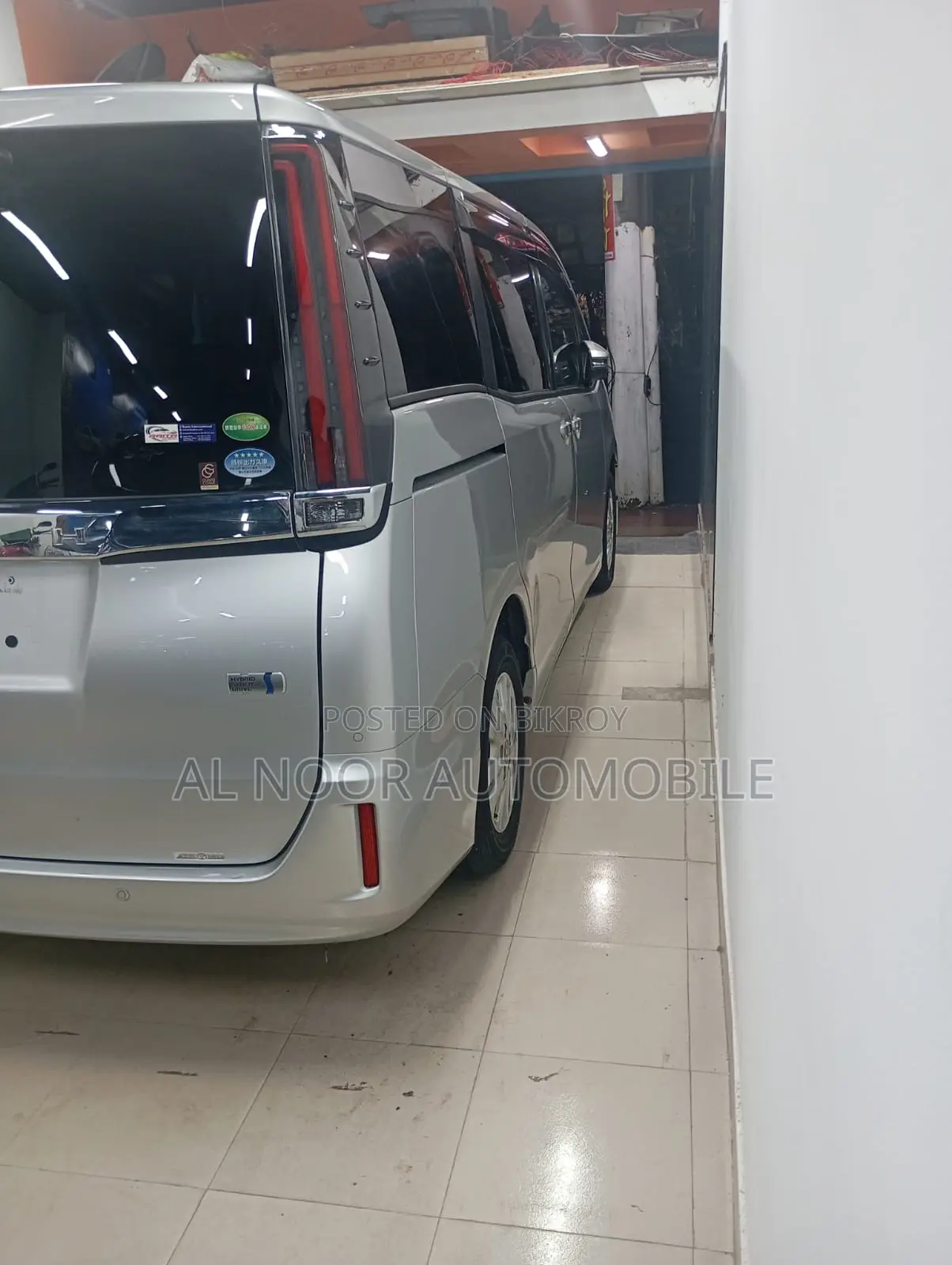 Toyota Noah 2021 Silver