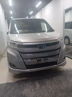 Toyota Noah 2021 Silver