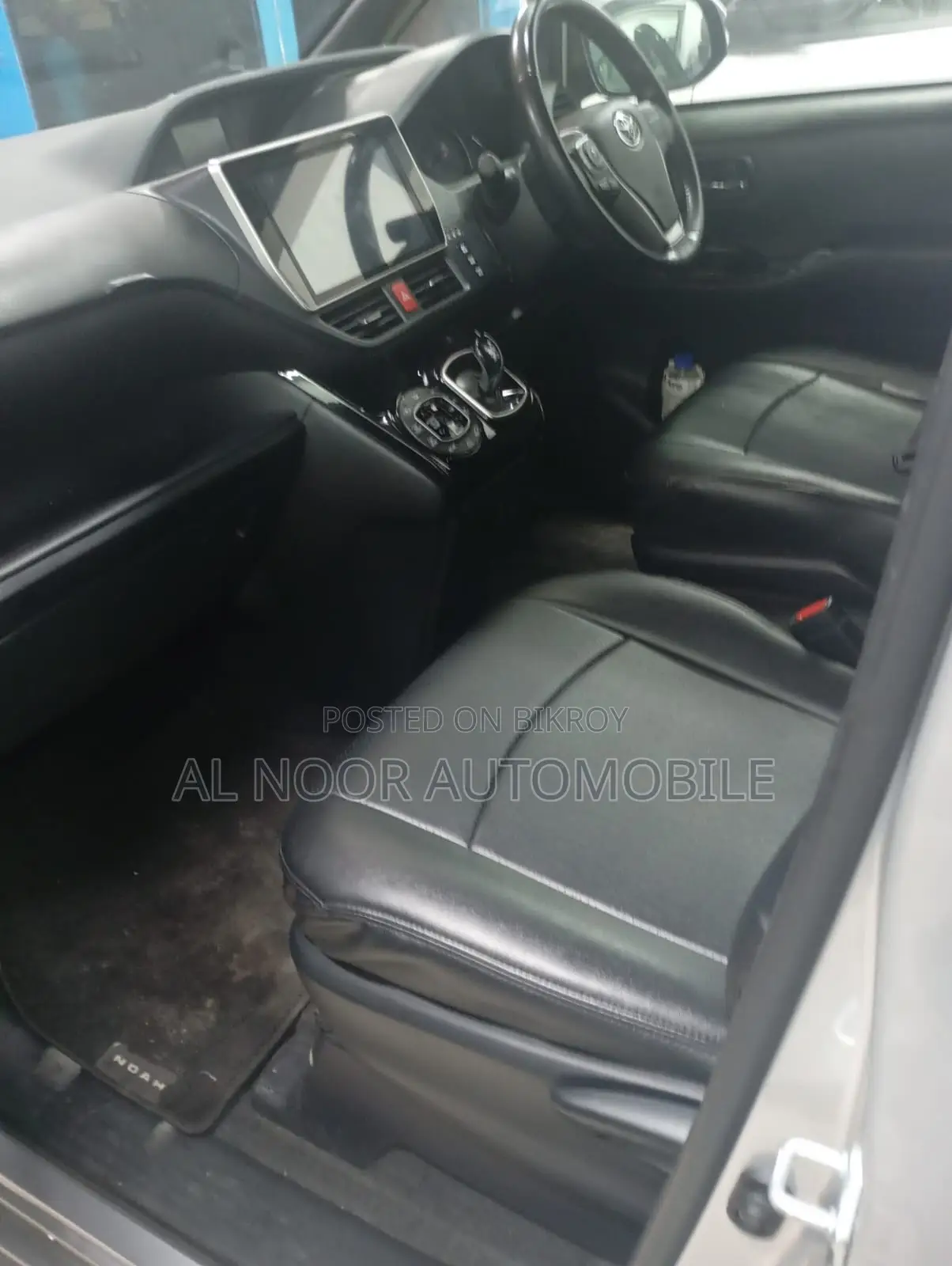 Toyota Noah 2021 Silver