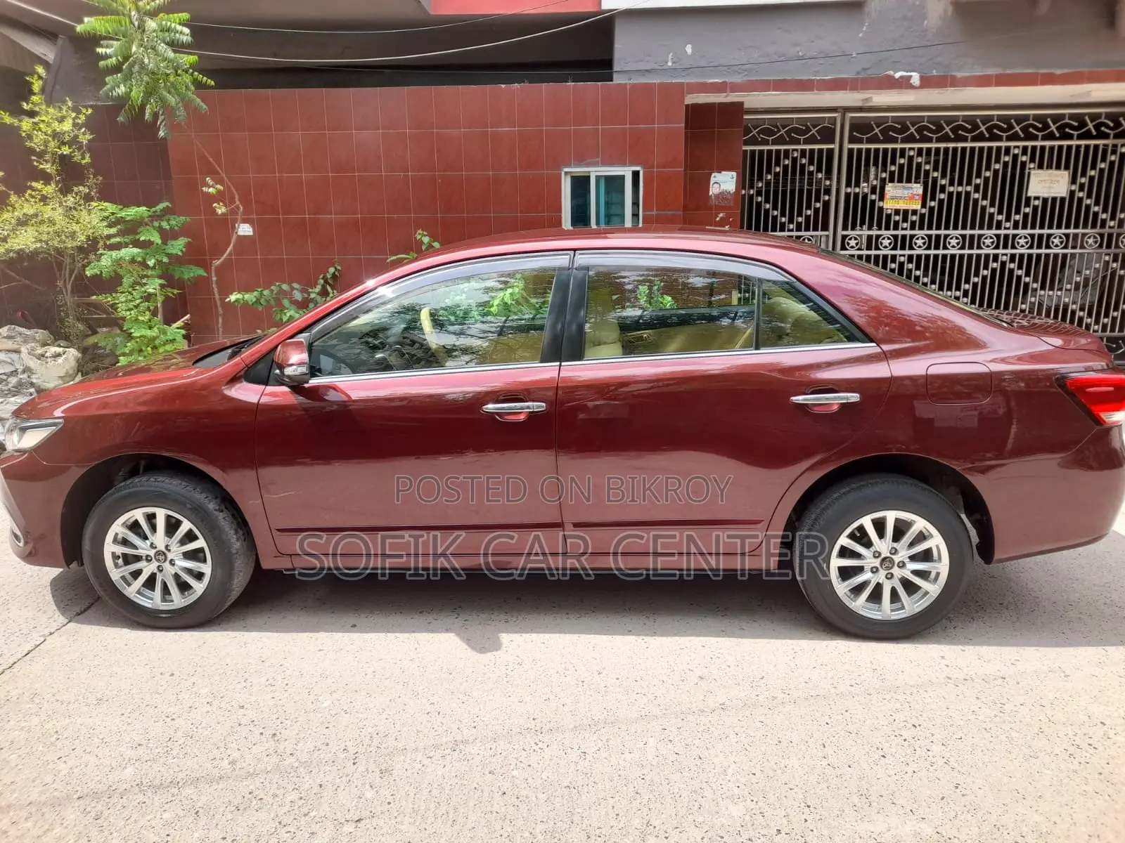 Toyota Premio 2018 Red