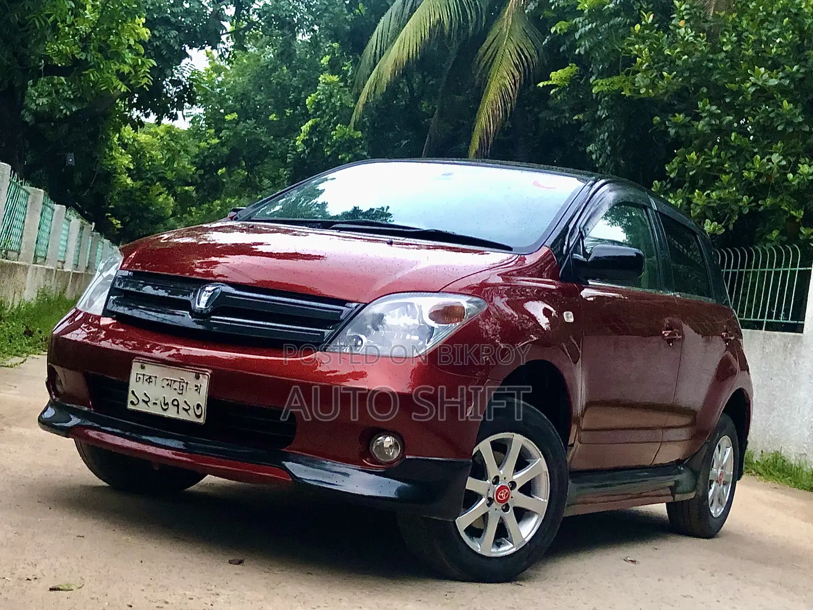 Toyota IST 2005