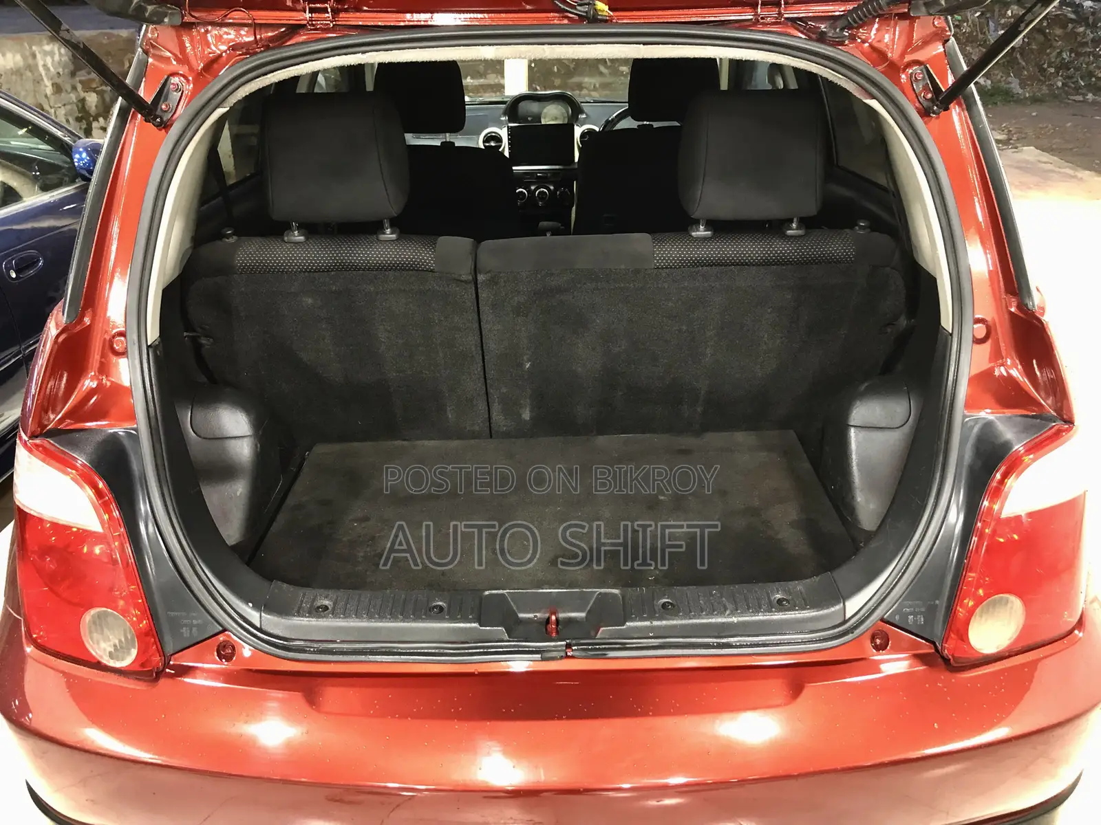 Toyota IST 2005