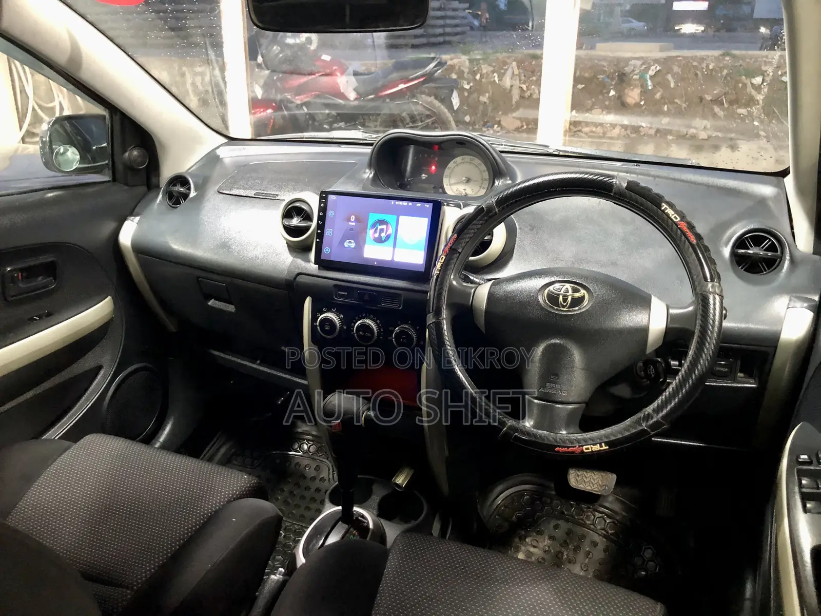 Toyota IST 2005