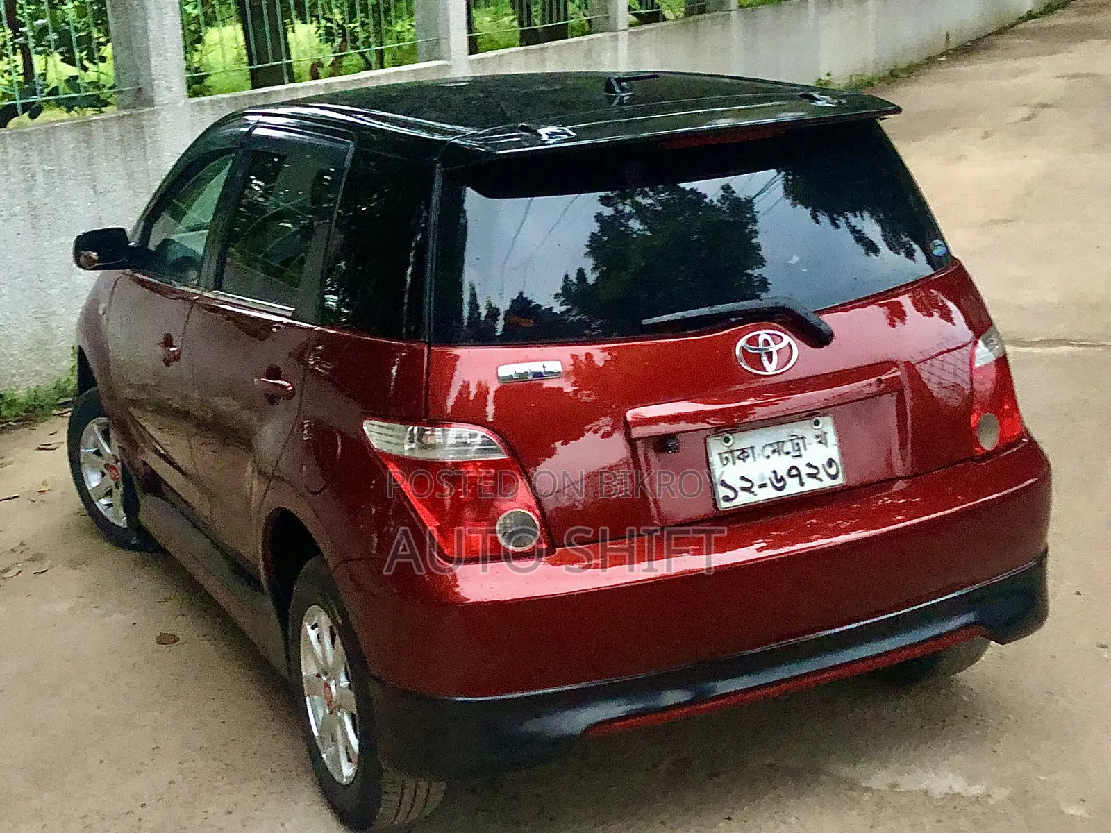 Toyota IST 2005