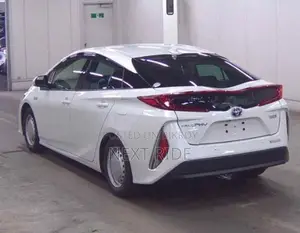 New Toyota Prius 2021 Pearl