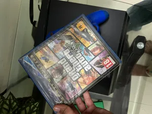 PS4 Fat 500GB With Games and Controller