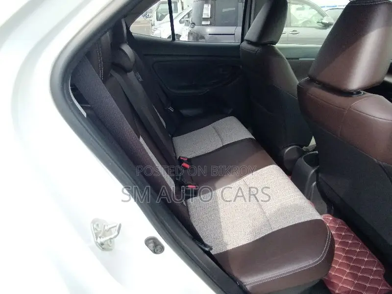 Toyota Yaris Cross 1.5 Hybrid FWD 2021 Pearl