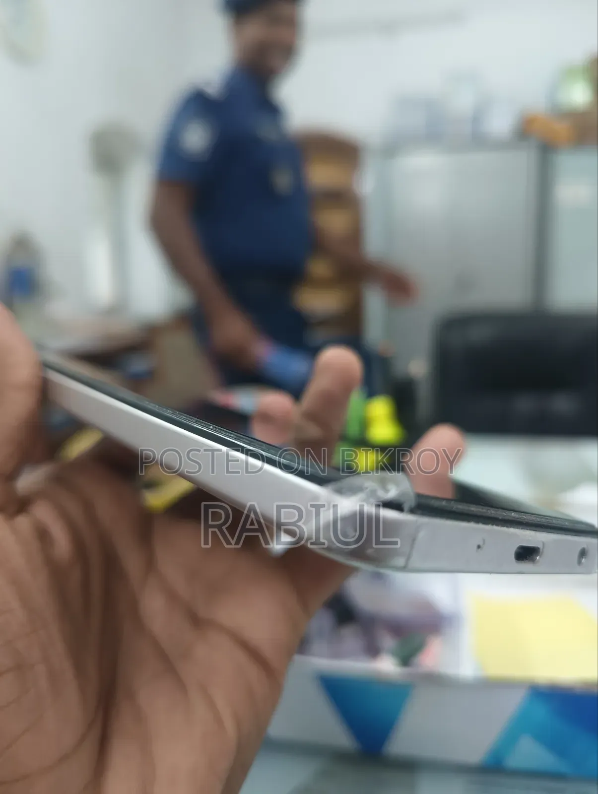 New Vivo Y05 128 GB Silver