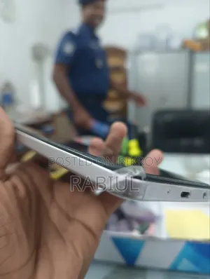 New Vivo Y05 128 GB Silver