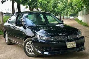 মিতসুবিশি ল্যান্সার ২০১১ কালো