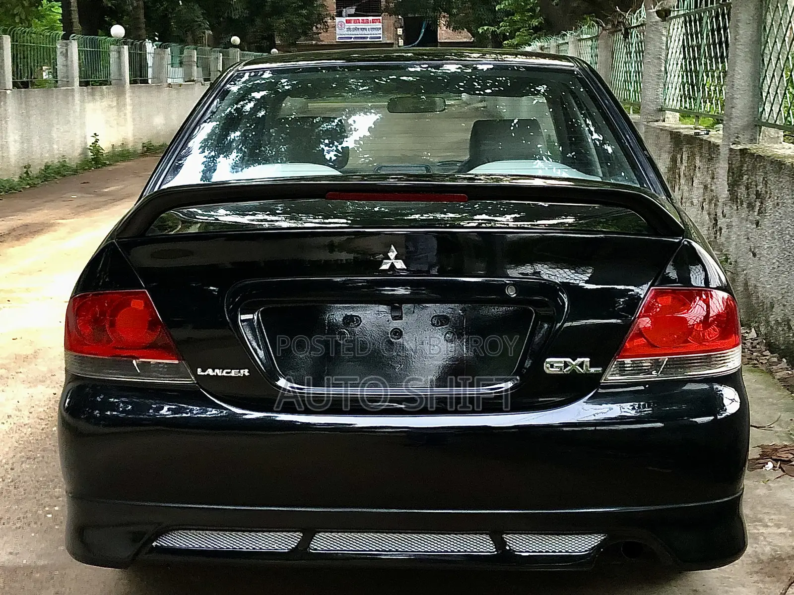 মিতসুবিশি ল্যান্সার ২০১১ কালো