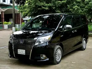Toyota Esquire 1.8 Front Wheel Drive Hybrid (7 seater) 2016 Black