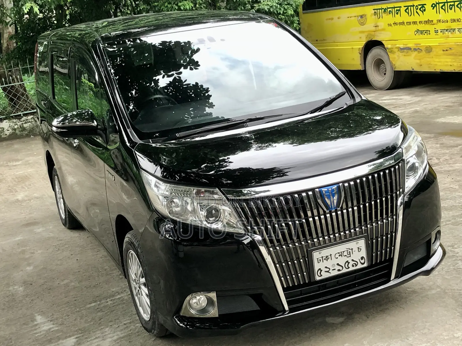 Toyota Esquire 1.8 Front Wheel Drive Hybrid (7 seater) 2016 Black