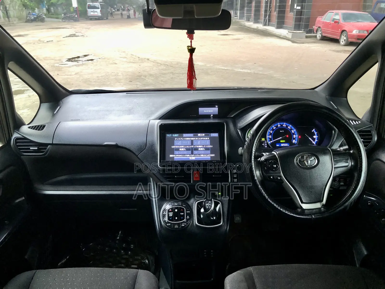 Toyota Esquire 1.8 Front Wheel Drive Hybrid (7 seater) 2016 Black