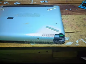 Laptop HP 14-Dq1025cl 4GB Intel Celeron HDD 500GB