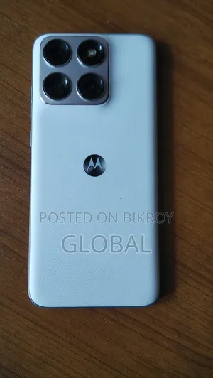 নতুন মটোরোলা এজ ৭০ ফিউশন ২৫৬ জিবি সাদা