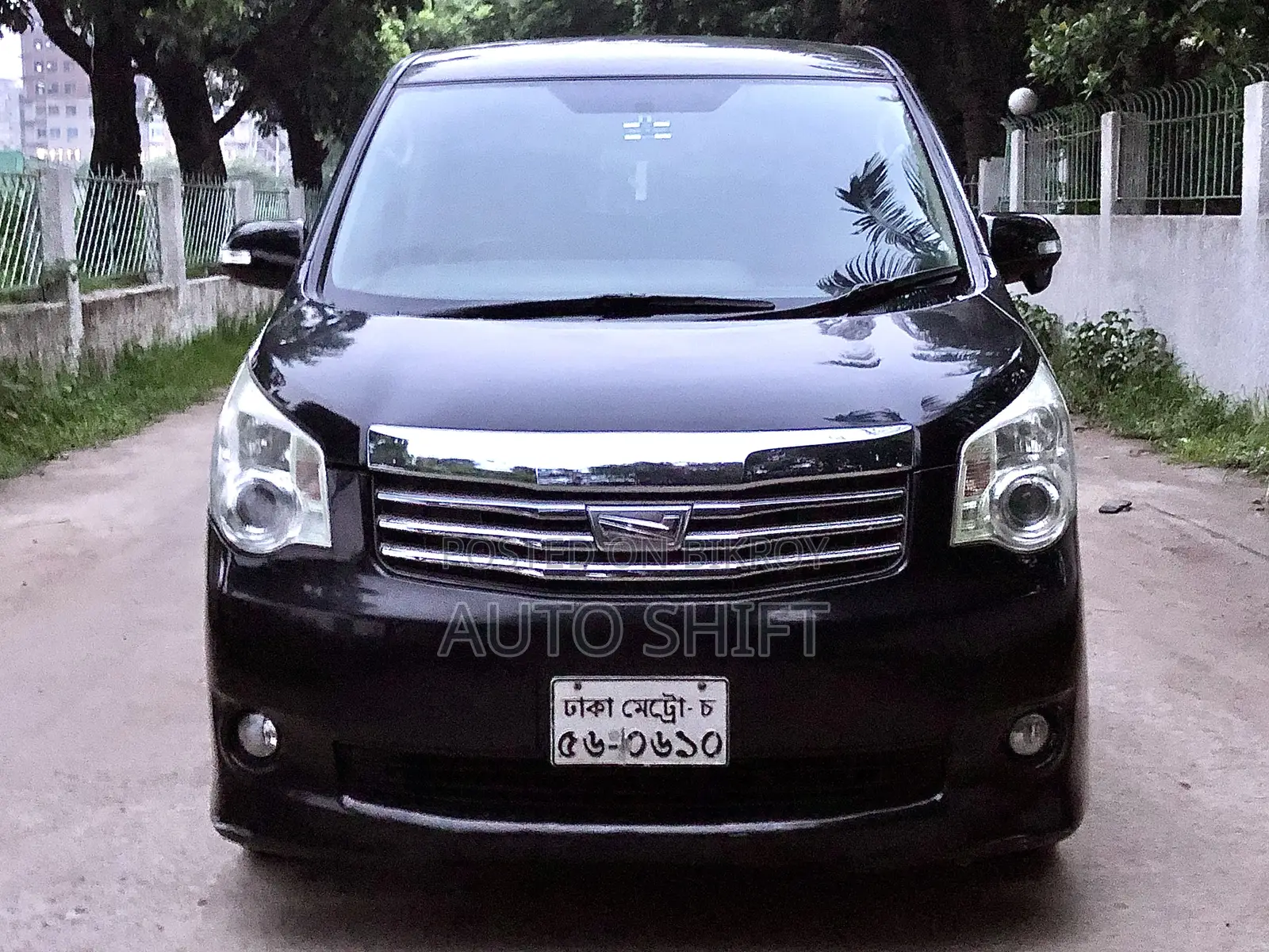 Toyota Noah 2010 Black