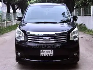 Toyota Noah 2010 Black