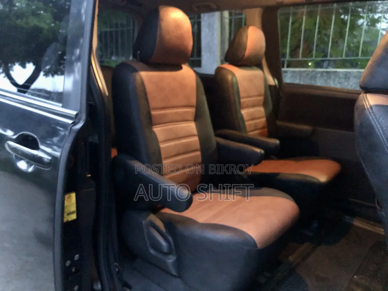 Toyota Noah 2010 Black