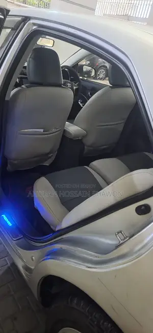 Toyota Premio 2013 Silver