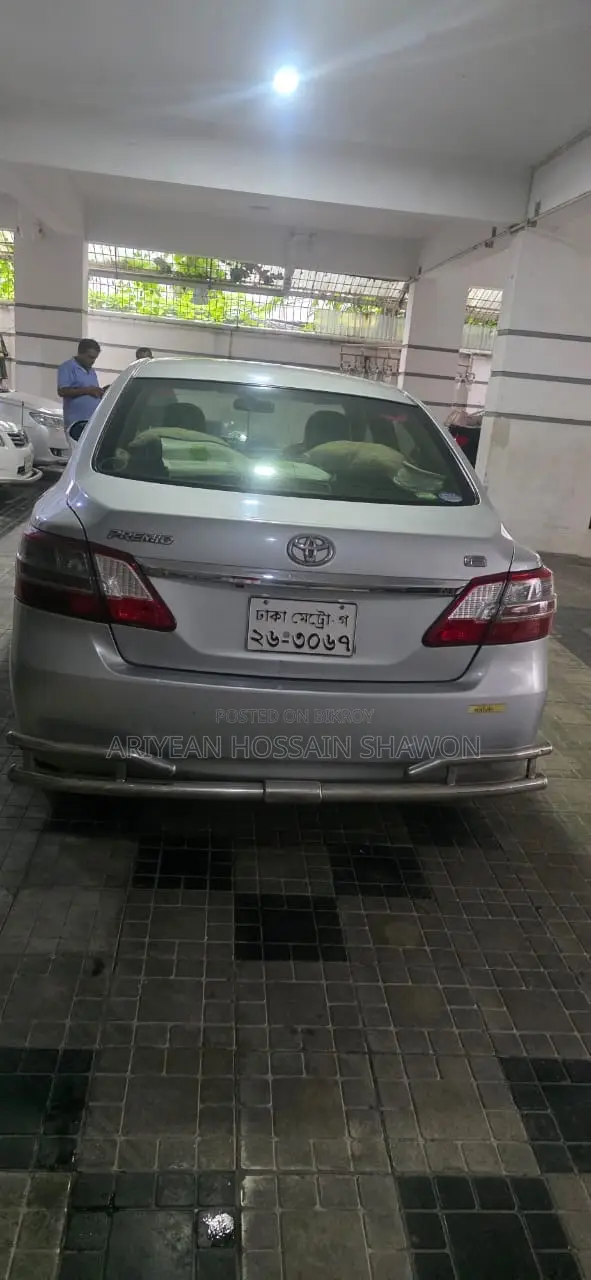 Toyota Premio 2013 Silver