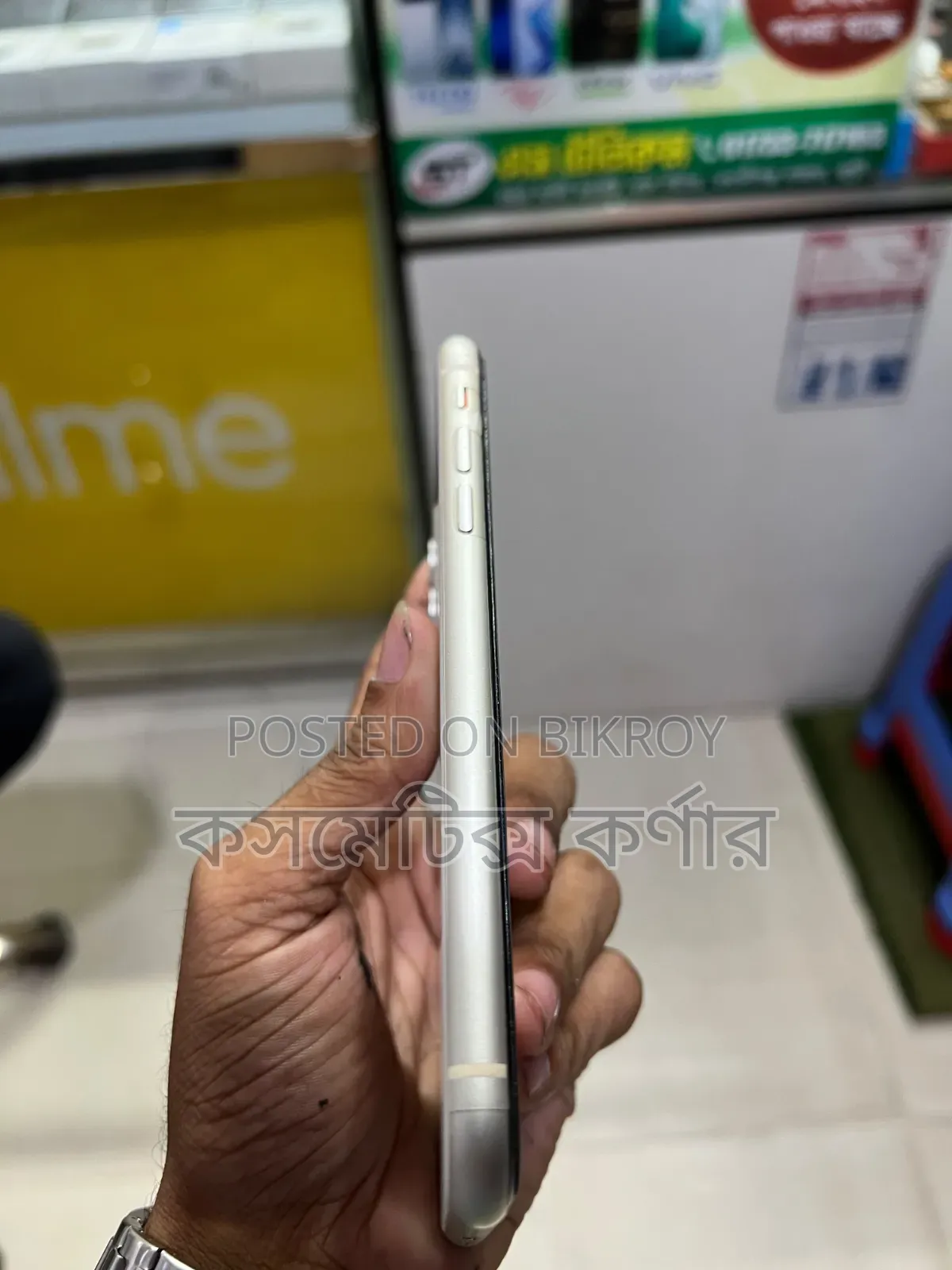 অ্যাপল আইফোন ১১ ২৫৬ জিবি সাদা