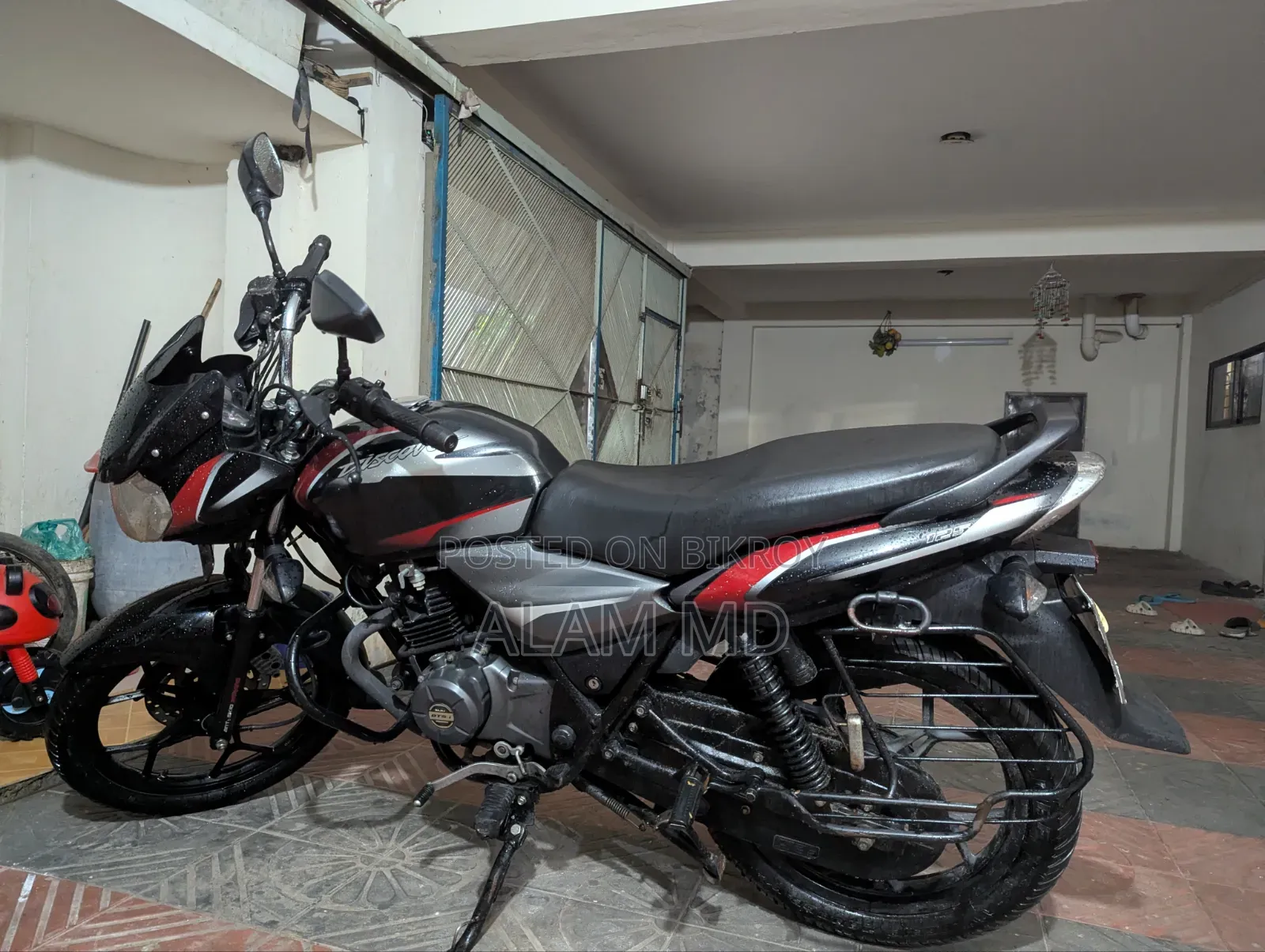 Bajaj Discover 125 2019 Black