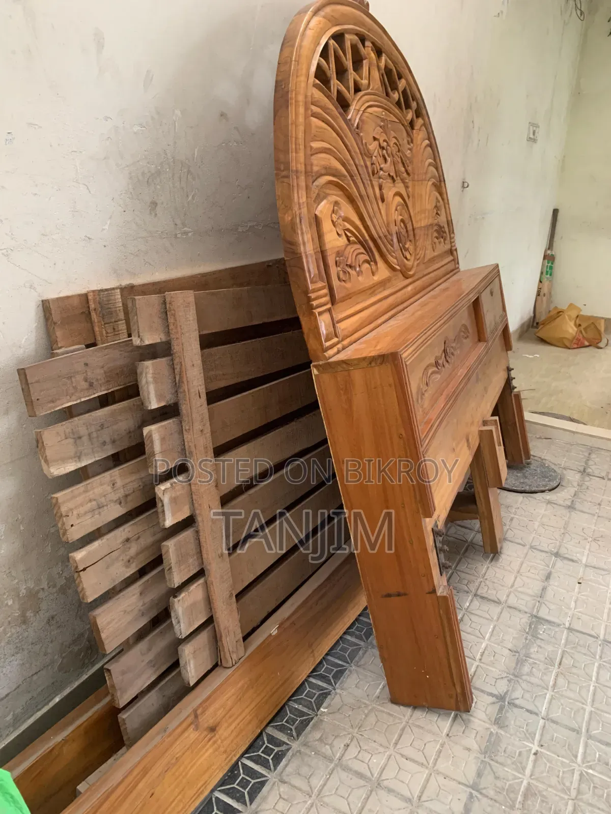 Kather Bed 7 Feet / 4.2 Feet