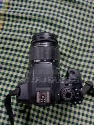 Canon 700 D