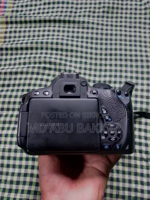 Canon 700 D