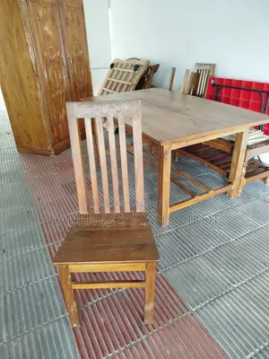 Dining table + 3 chairs