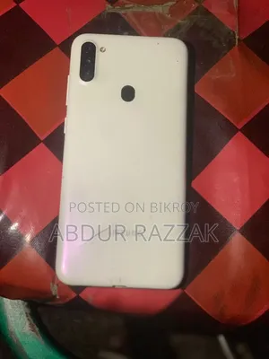 স্যামসাং গ্যালাক্সি এ১১ ৩২ জিবি সাদা