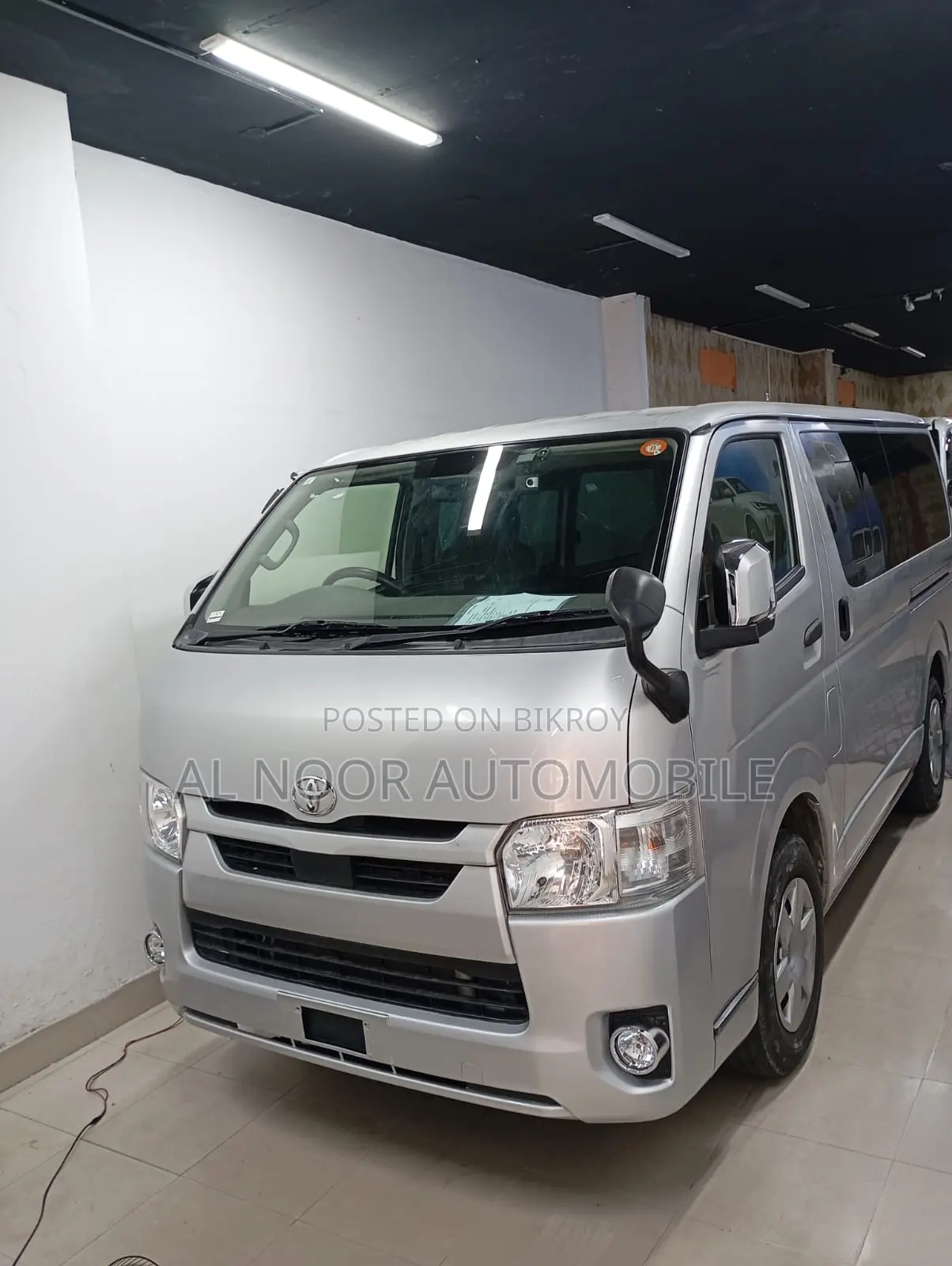 Toyota HiAce 2021 Silver