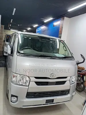 Toyota HiAce 2021 Silver