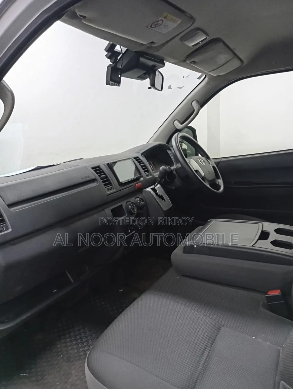 Toyota HiAce 2021 Silver