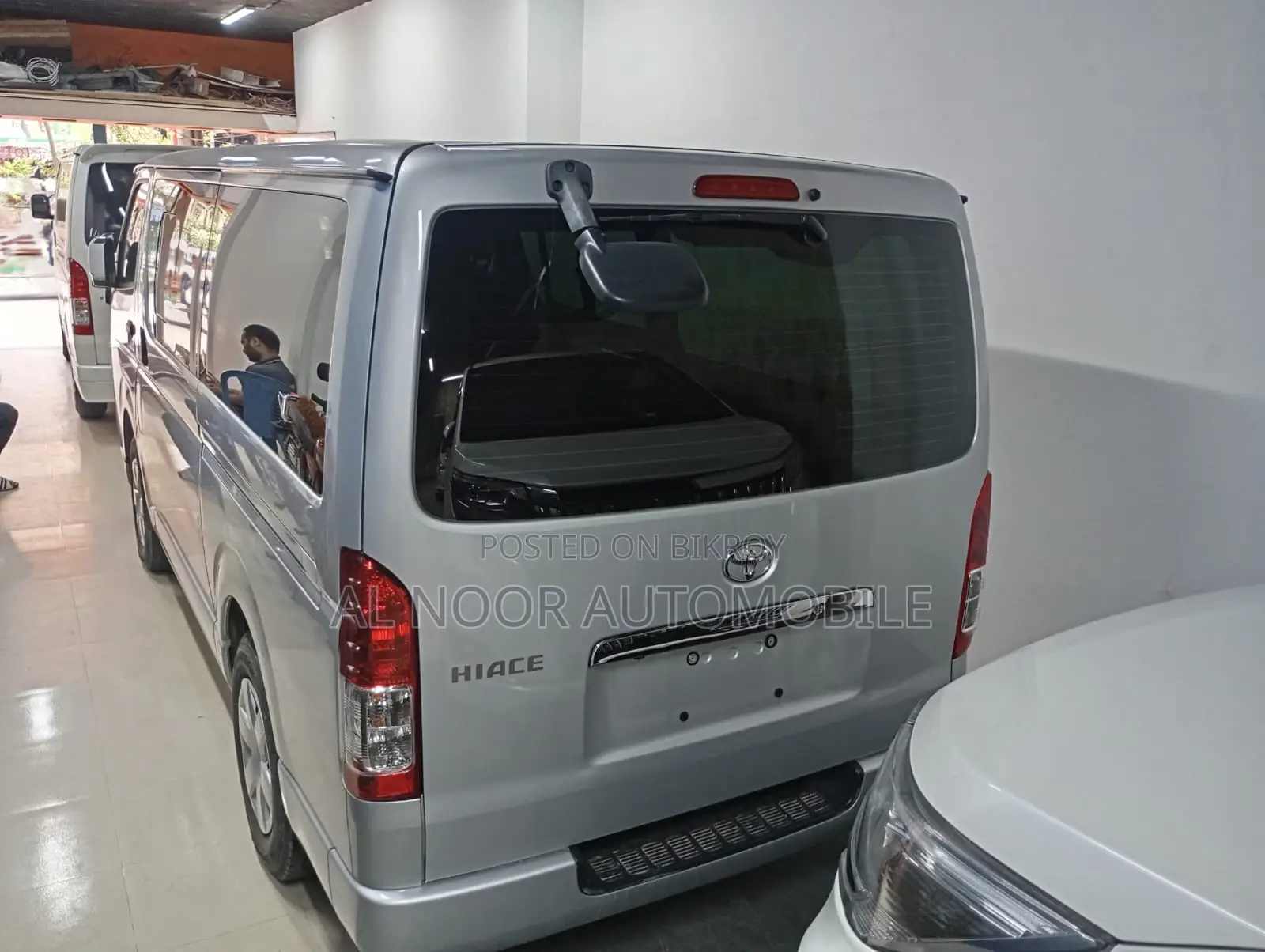 Toyota HiAce 2021 Silver