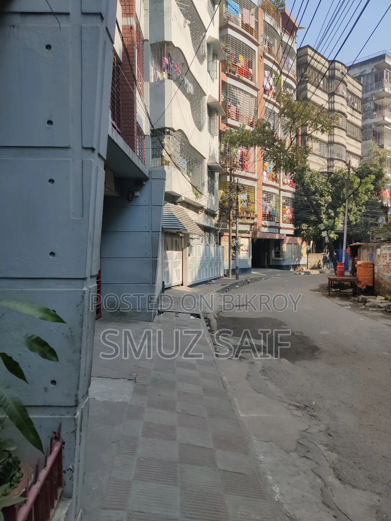 Furnished 3-bedroom Apartment in Khilgaon C Block for Sale