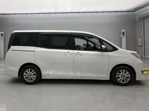 Toyota Noah 2021 Pearl
