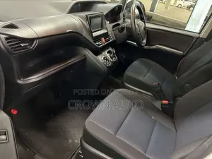 Toyota Noah 2021 Pearl